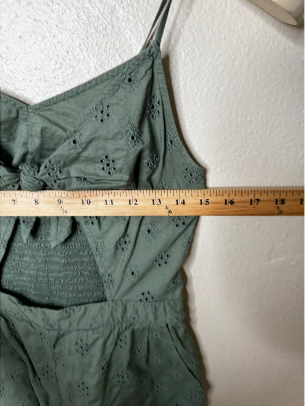 Aerie Olive Green Eyelet Romper Women’s Medium Tie Front Smocked Back Boho - Picture 3 of 6